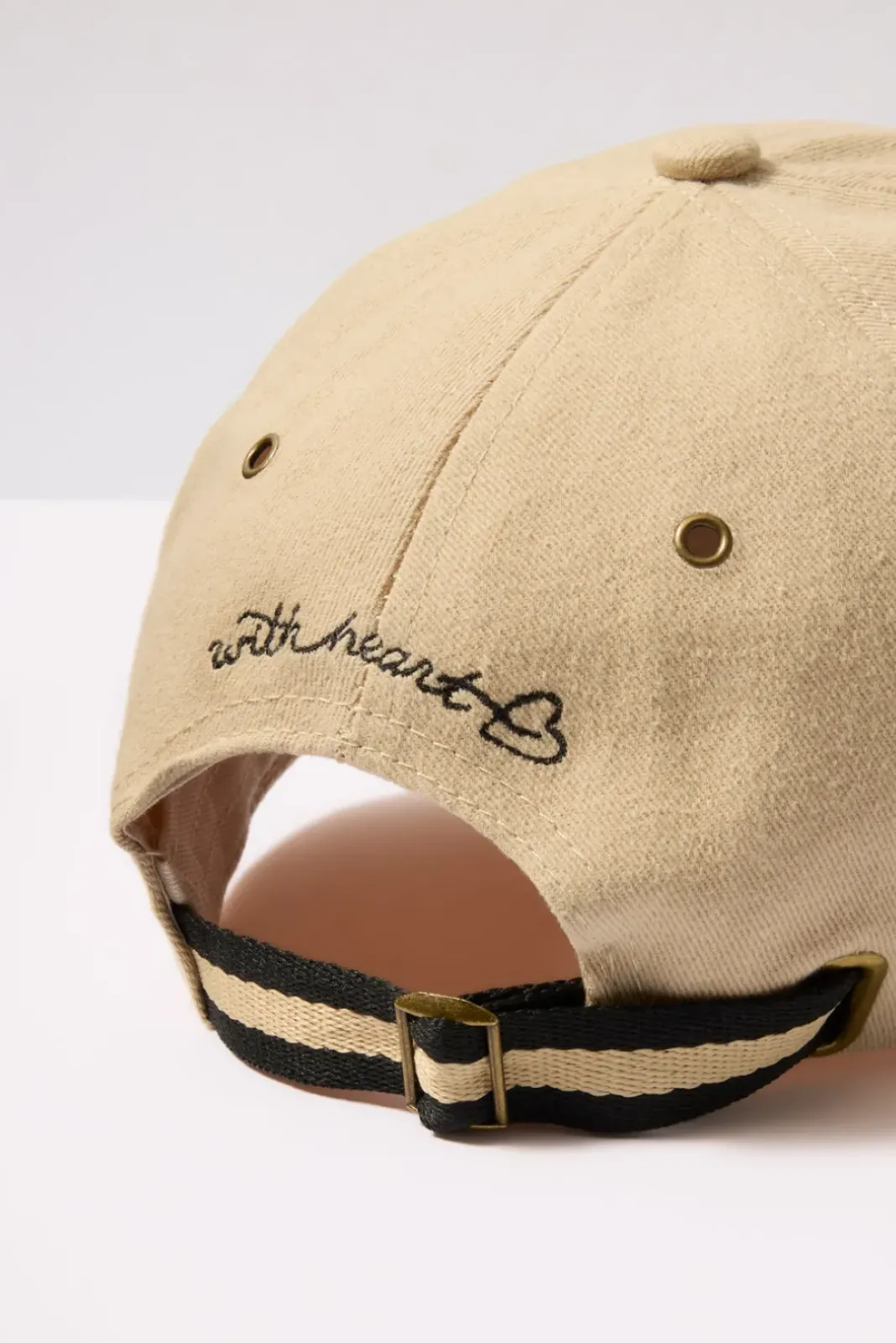Hats<EVEREVE Heart Baseball Hat Natural
