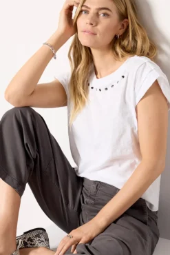 Tops & Tees<EVEREVE Jaden Stud Muscle Tee White
