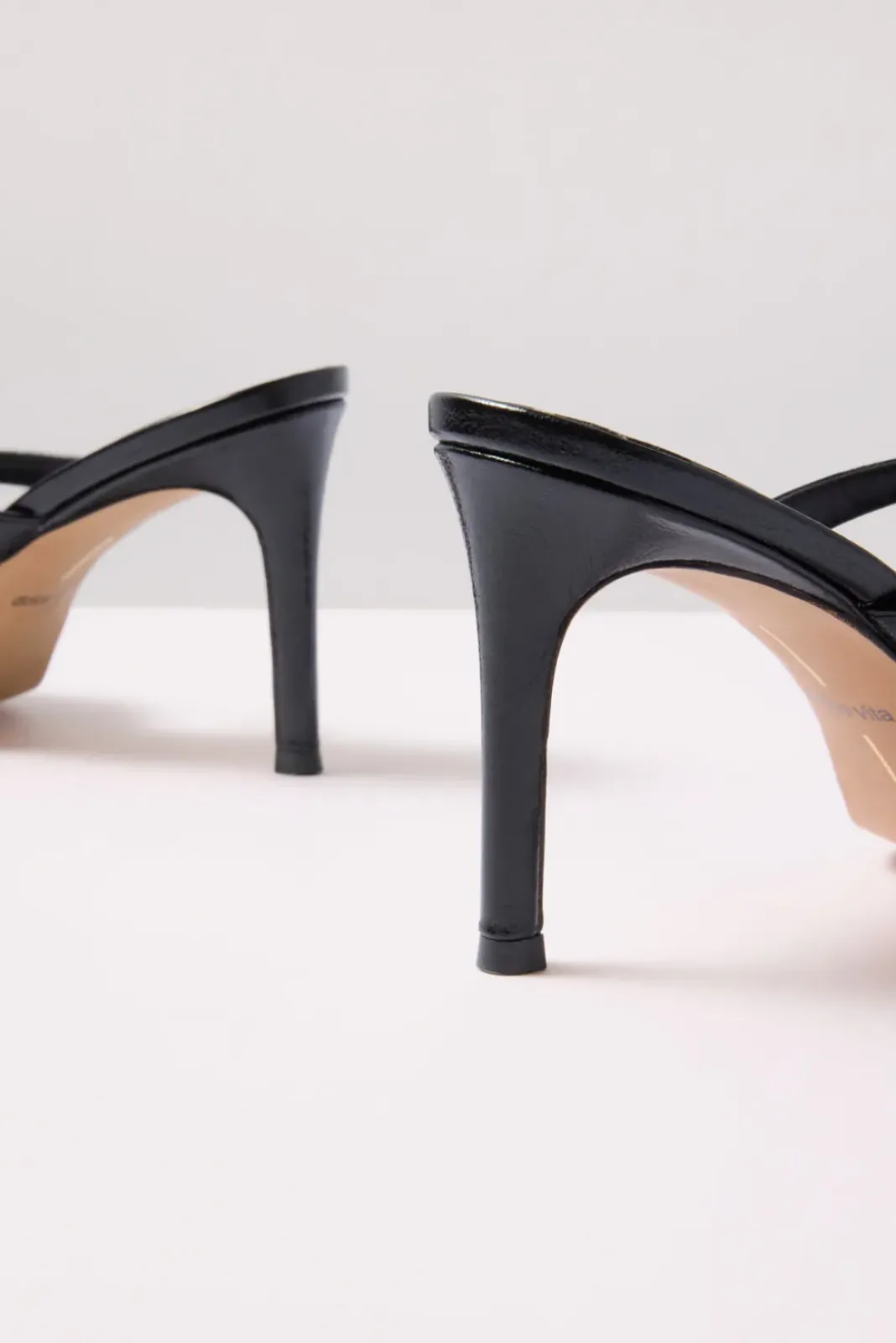 Shoes<DOLCE VITA Kanika Toe Cap Black