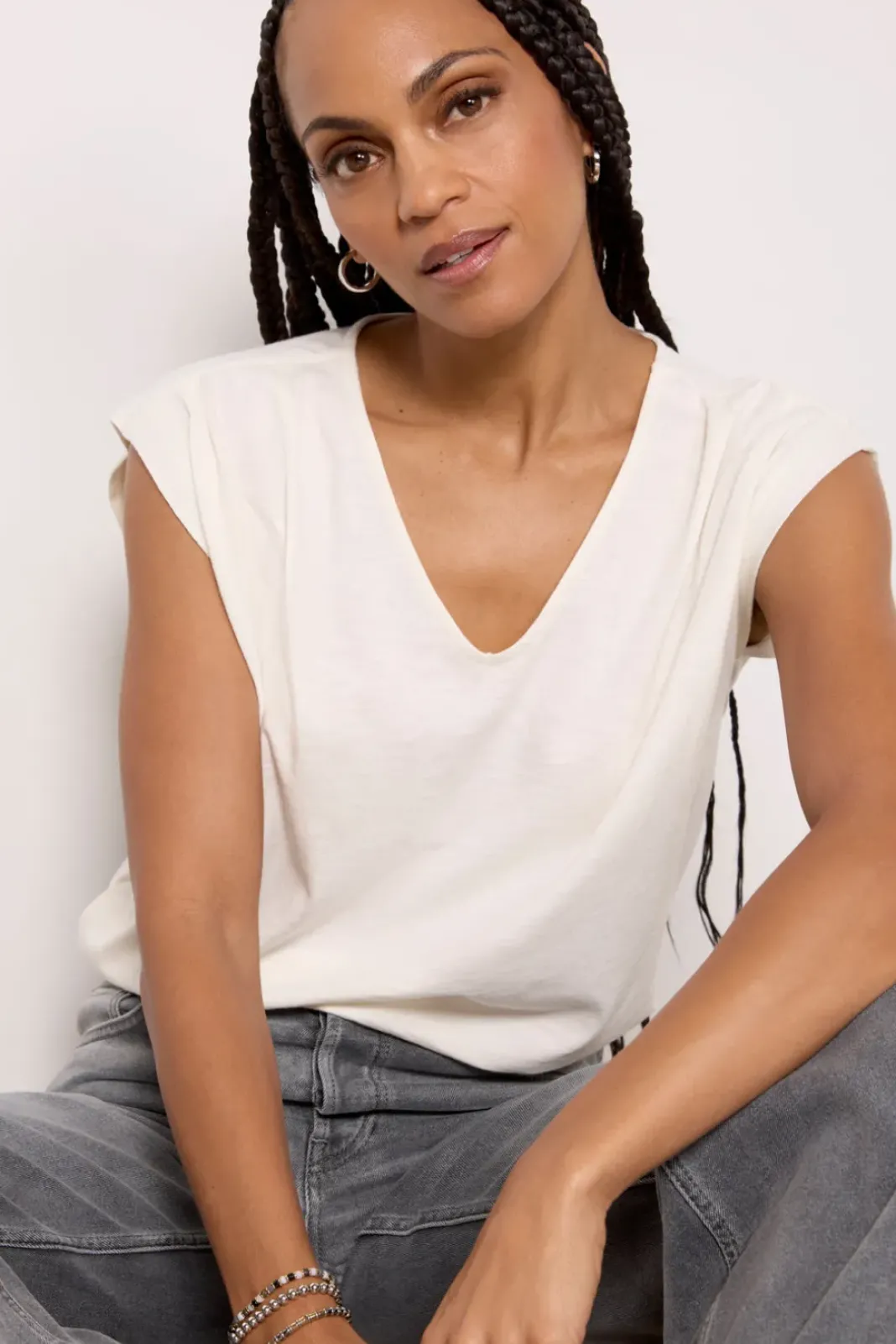 Tops & Tees<EVEREVE Kinsley Pleated Shoulder Top Cream