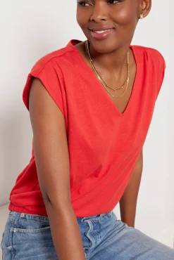 Tops & Tees<EVEREVE Kinsley Pleated Shoulder Top Red