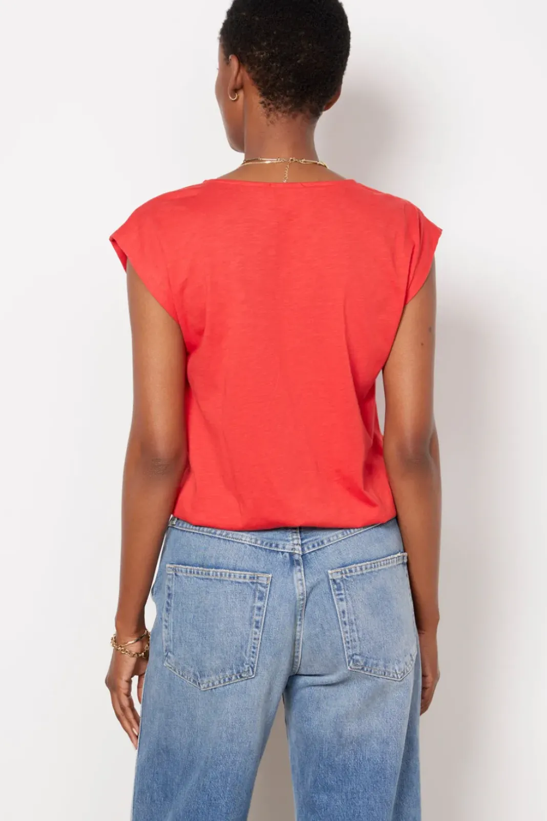 Tops & Tees<EVEREVE Kinsley Pleated Shoulder Top Red