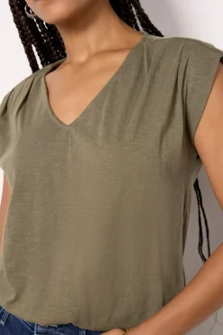 Tops & Tees<EVEREVE Kinsley Pleated Shoulder Top Olive