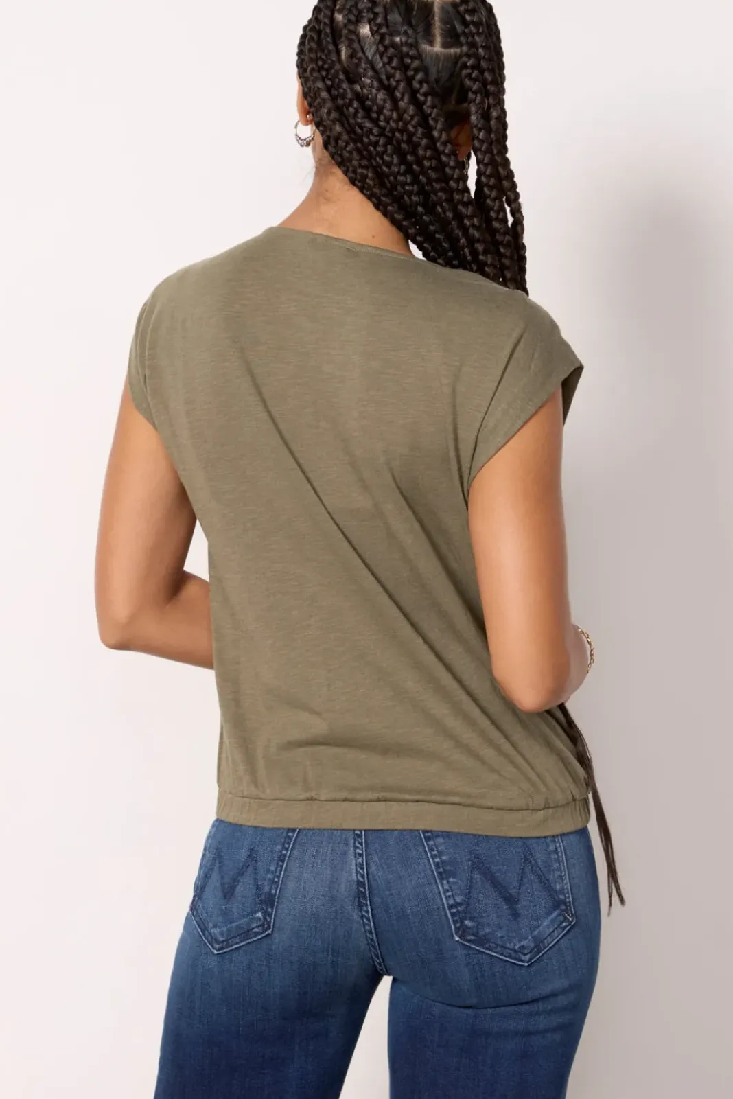 Tops & Tees<EVEREVE Kinsley Pleated Shoulder Top Olive