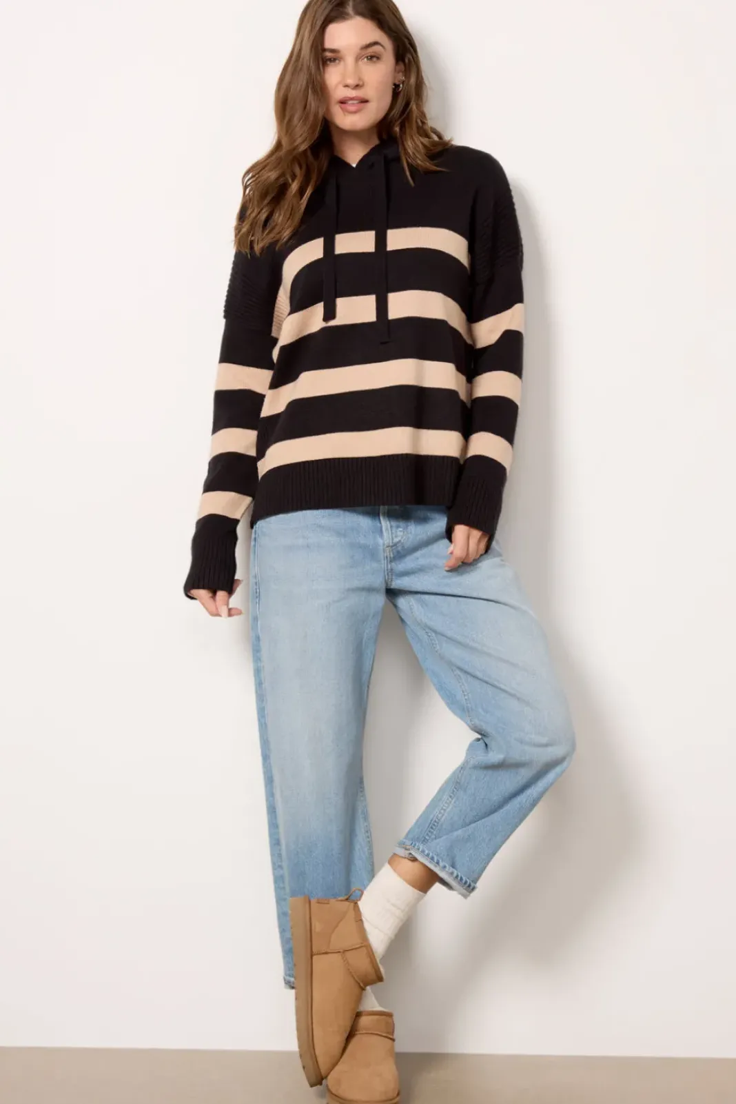 Sweaters<EVEREVE Lena Hoodie Black/Camel