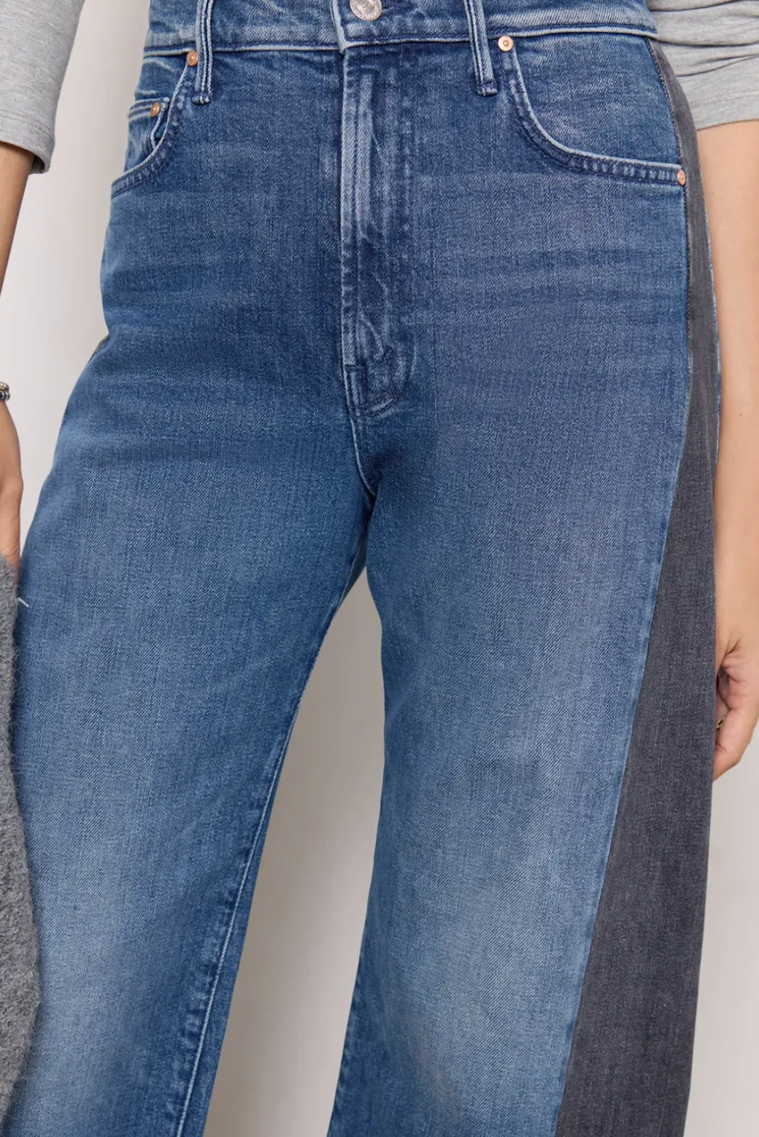 Jeans<MOTHER Lil Half Pipe Flood Blackandblue