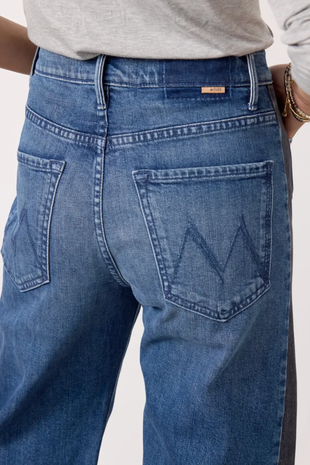 Jeans<MOTHER Lil Half Pipe Flood Blackandblue