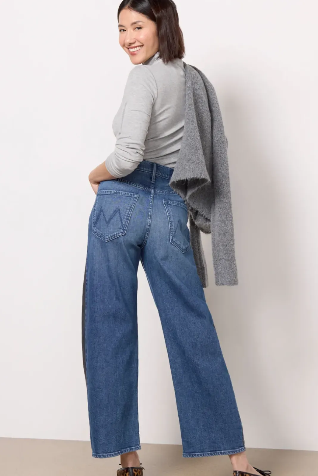Jeans<MOTHER Lil Half Pipe Flood Blackandblue