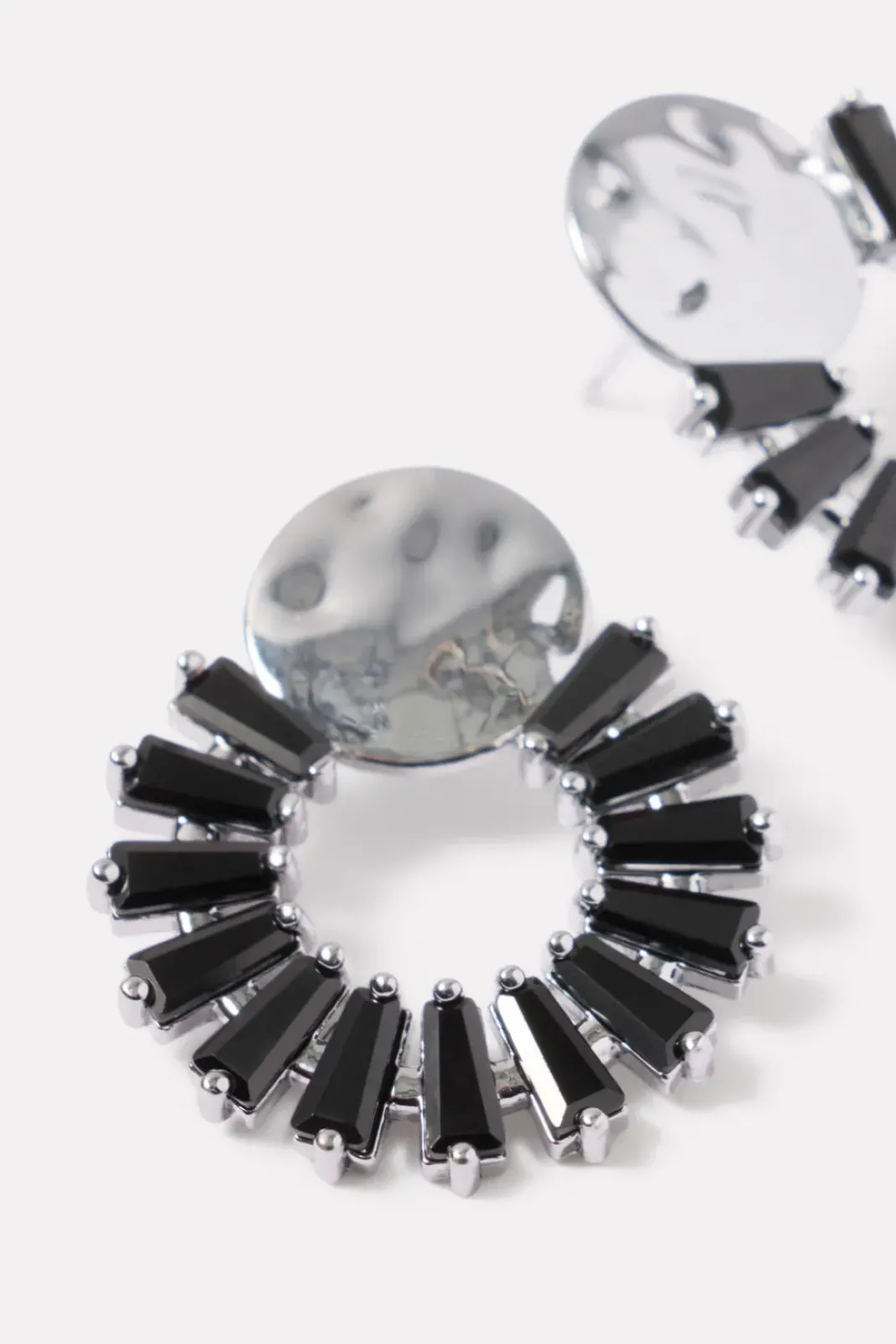 Jewelry<EVEREVE Lisette Sparkle Hoops Jet