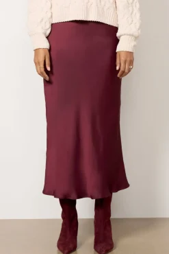Skirts<EVEREVE Maddie Satin Skirt Burgundy