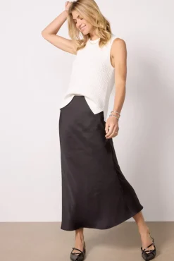 Skirts<EVEREVE Maddie Satin Skirt Black