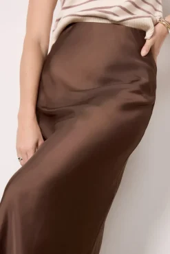 Skirts<EVEREVE Maddie Satin Skirt Chocolatebrown