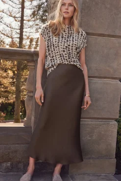 Skirts<EVEREVE Maddie Satin Skirt Chocolatebrown