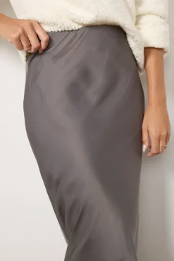 Skirts<EVEREVE Maddie Satin Skirt Gunmetal