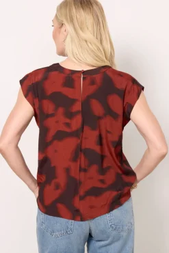 Tops & Tees<EVEREVE Marci Muscle Tank Black/Rust
