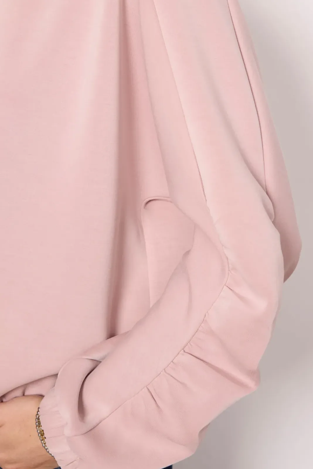 Sweatshirts<EVEREVE Mariana Sleek Pullover Blush