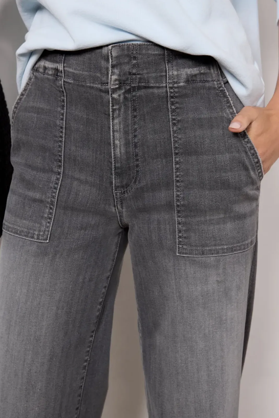Jeans<KUT FROM THE KLOTH Meg Utility w Raw Hem Unification
