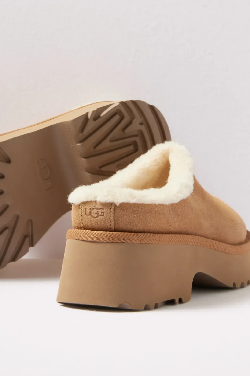 Shoes<UGG New Heights Cozy Clog Chestnut