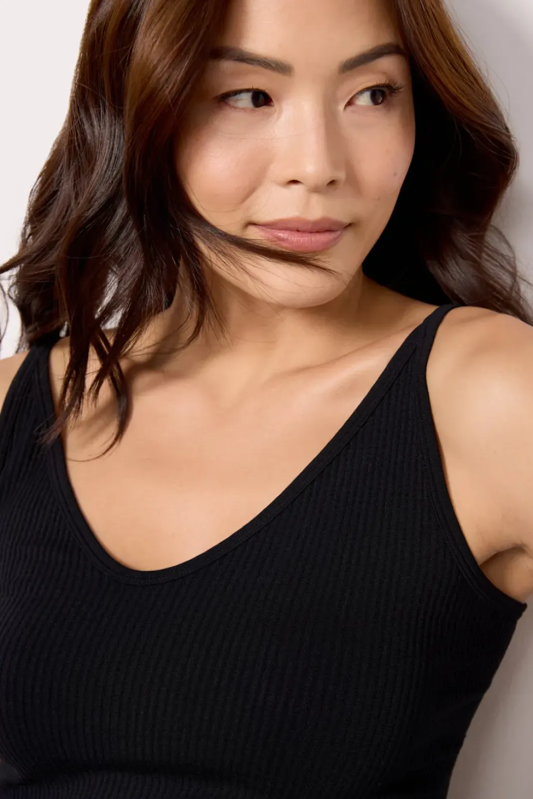 Intimates & Lounge<EVEREVE Nina Seamless V-Neck Tank Black