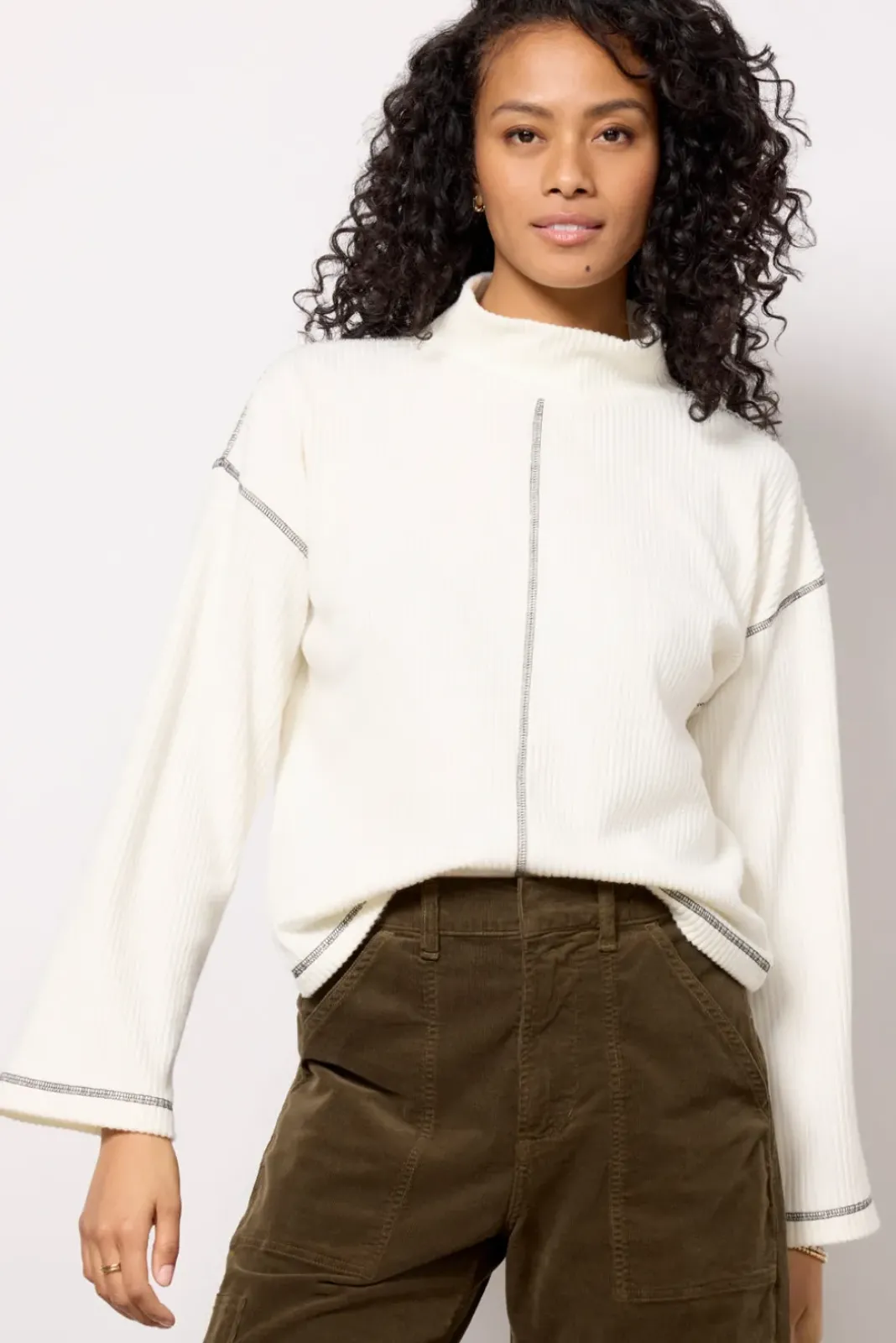 Tops & Tees<EVEREVE Noah Coverstitch Top Cream