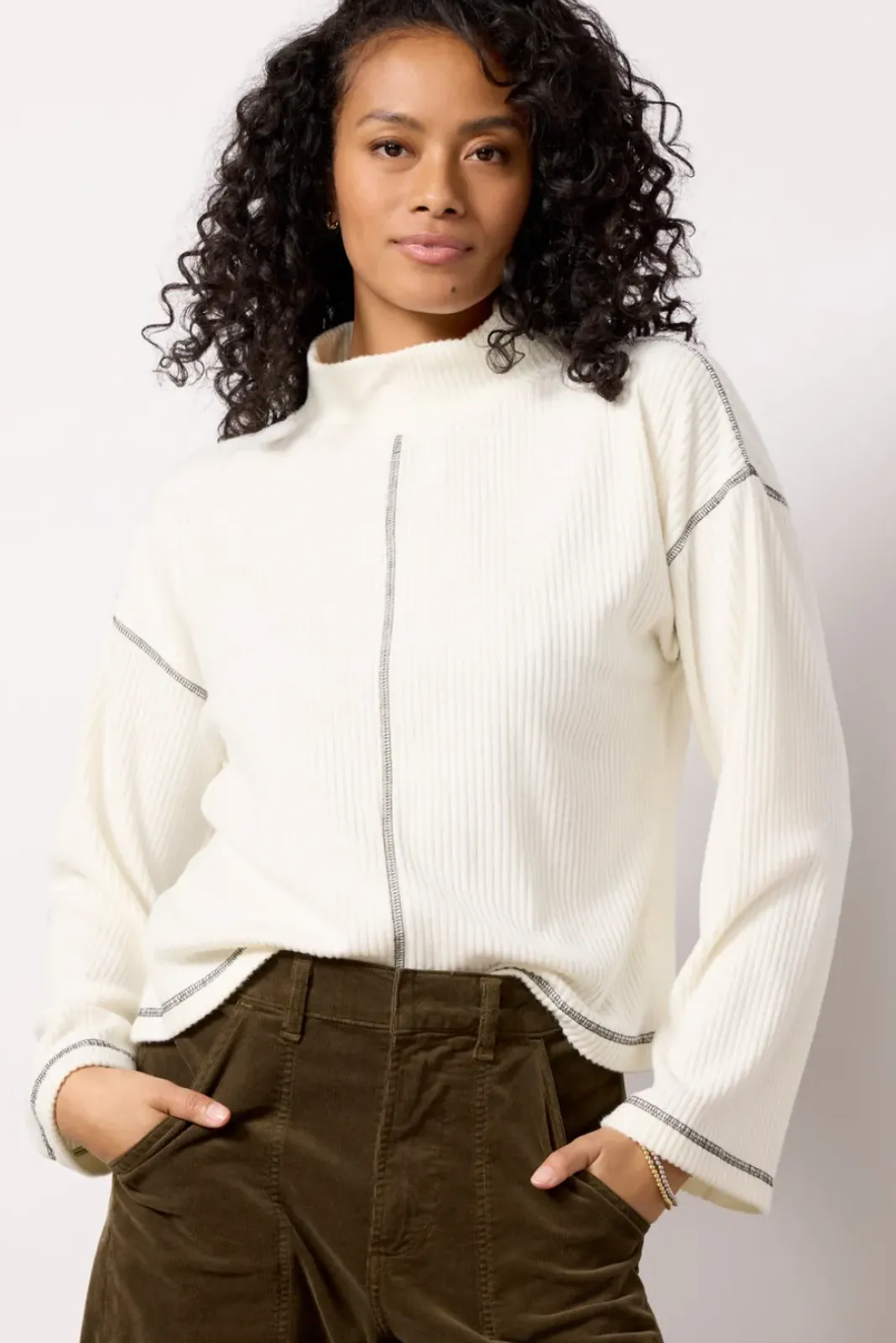Tops & Tees<EVEREVE Noah Coverstitch Top Cream