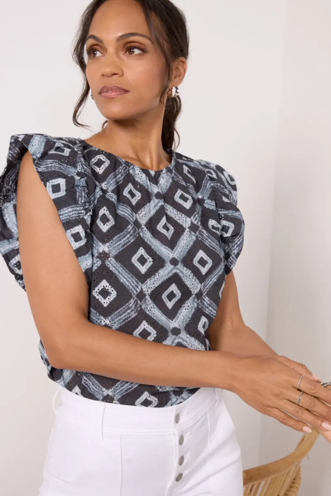 Tops & Tees<EVEREVE Oaklynn Eyelet Top Blue