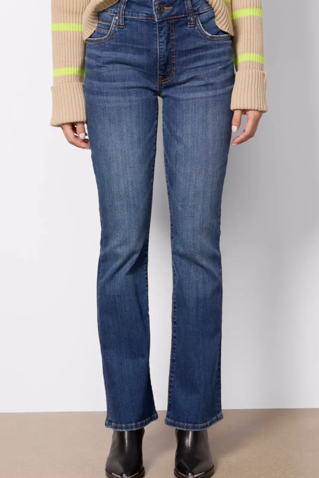 Jeans<KUT FROM THE KLOTH Petite Natalie Bootcut Alidd