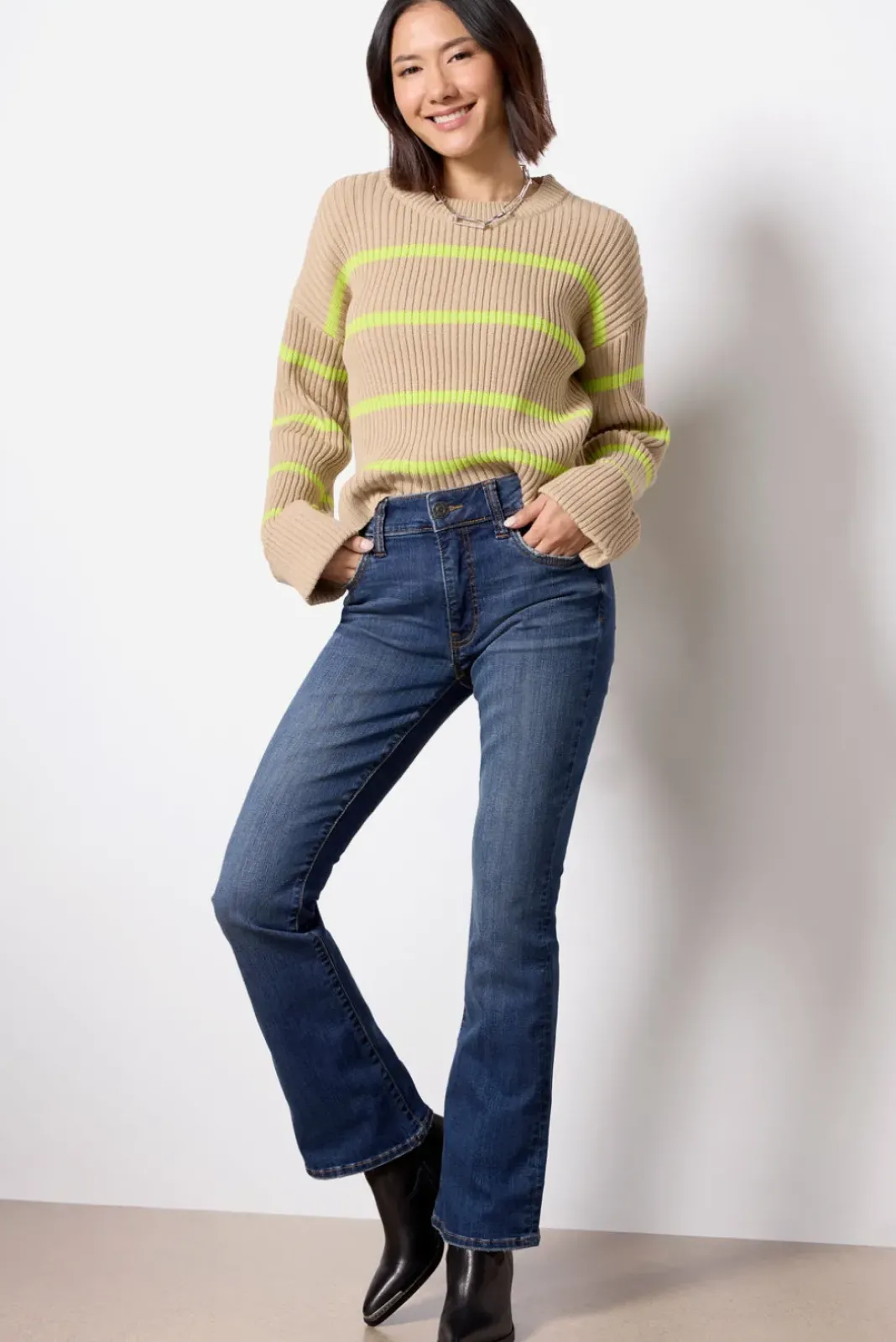 Jeans<KUT FROM THE KLOTH Petite Natalie Bootcut Alidd