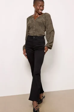 Jeans<KUT FROM THE KLOTH Petite Natalie Bootcut Black