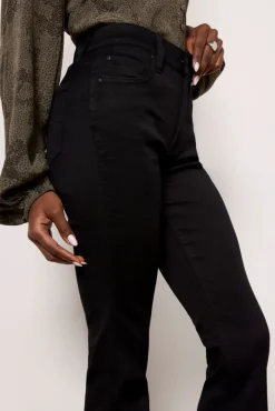 Jeans<KUT FROM THE KLOTH Petite Natalie Bootcut Black