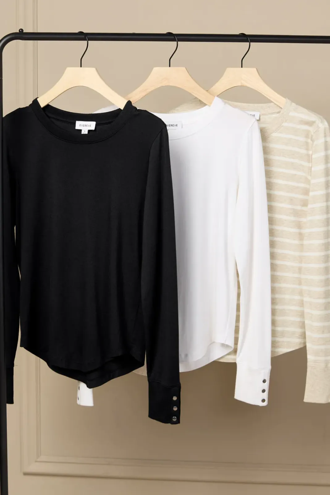 Tops & Tees<EVEREVE Peyton Snap Cuff Tee White