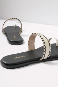 Shoes<KAANAS Pirita Toe Ring Sandal Black