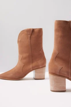 Shoes<KAANAS Porto Cowboy Bootie Carmel