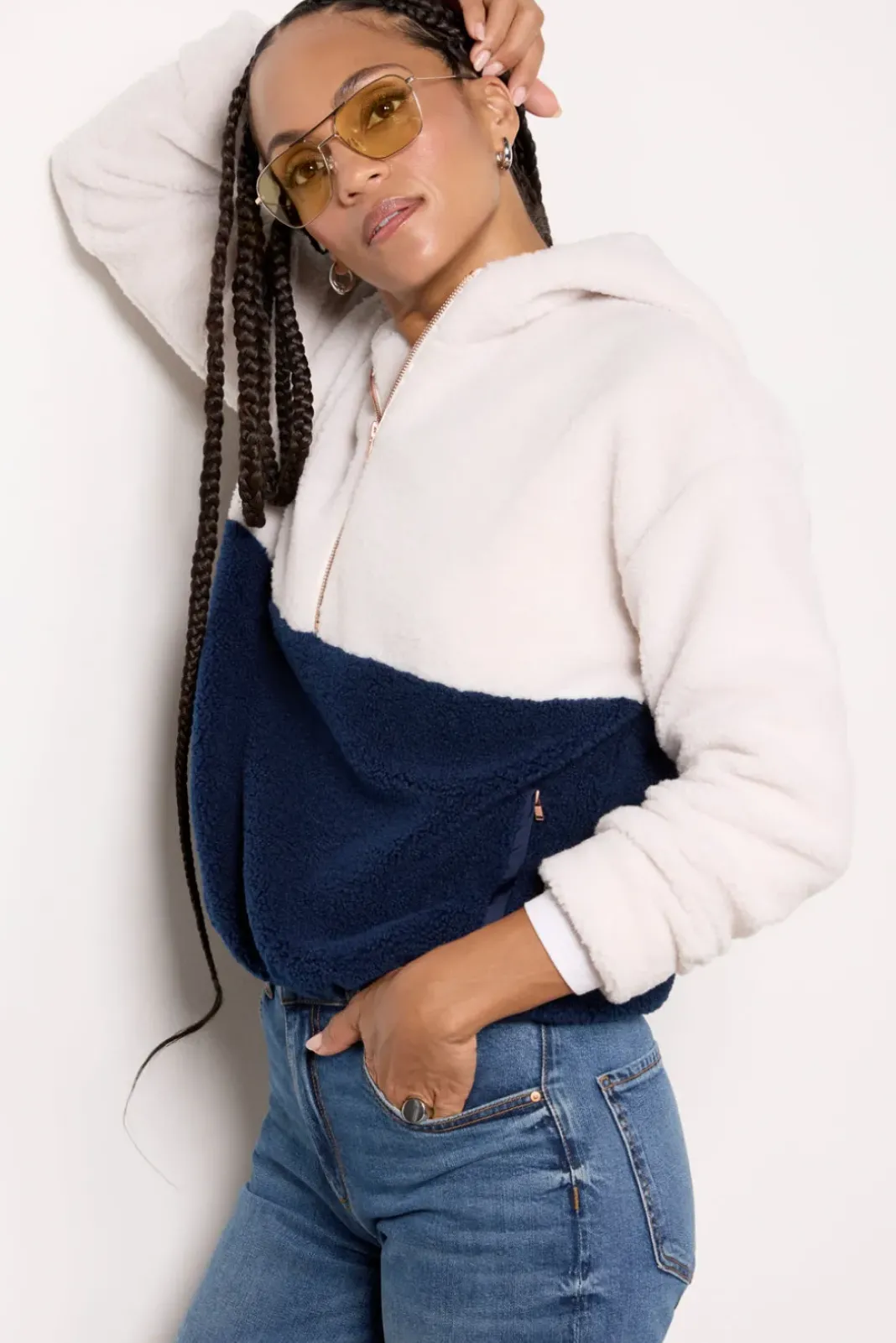 Sweatshirts<EVEREVE Reese Sherpa Quarter Zip Ivory/Navy