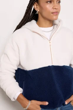 Sweatshirts<EVEREVE Reese Sherpa Quarter Zip Ivory/Navy