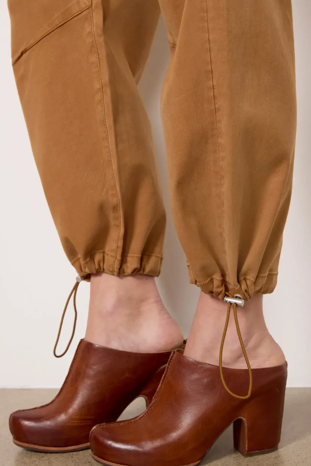 Pants & Leggings<PAIGE Reid Jogger Milkcocoa
