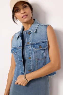 Blazers & Jackets<EVEREVE Robbie Denim Vest Lightwash