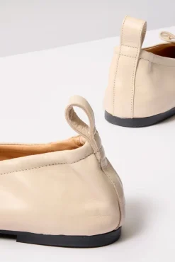Shoes<ALOHAS Rosalind Leather Ballet Flats Cream