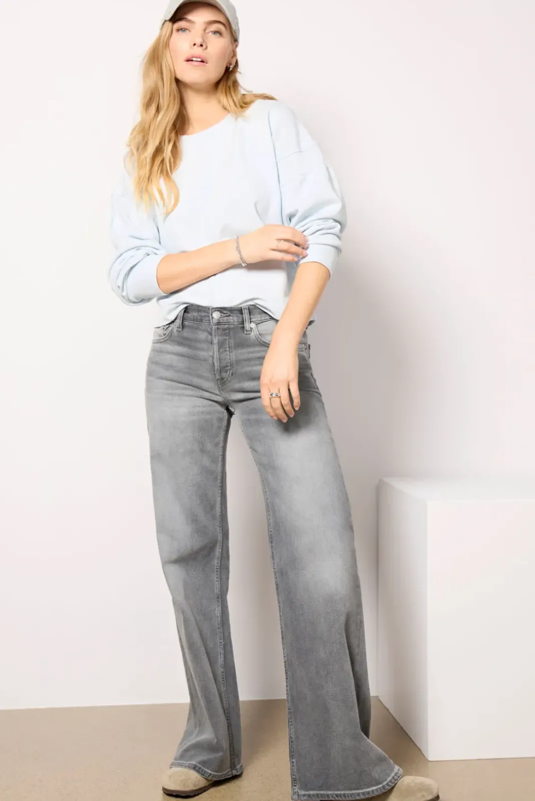 Sweatshirts<EVEREVE Samantha Puff Sleeve Sweatshirt Lightblue