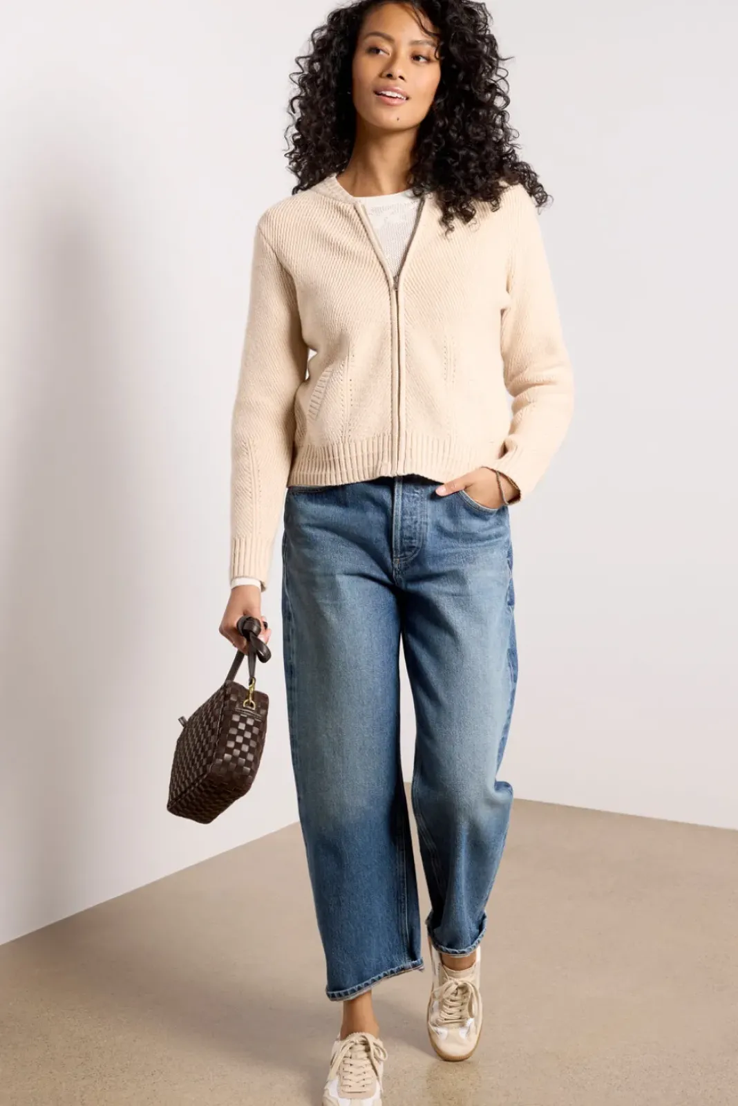 Sweaters<EVEREVE Shayla Bomber Cardigan Dune