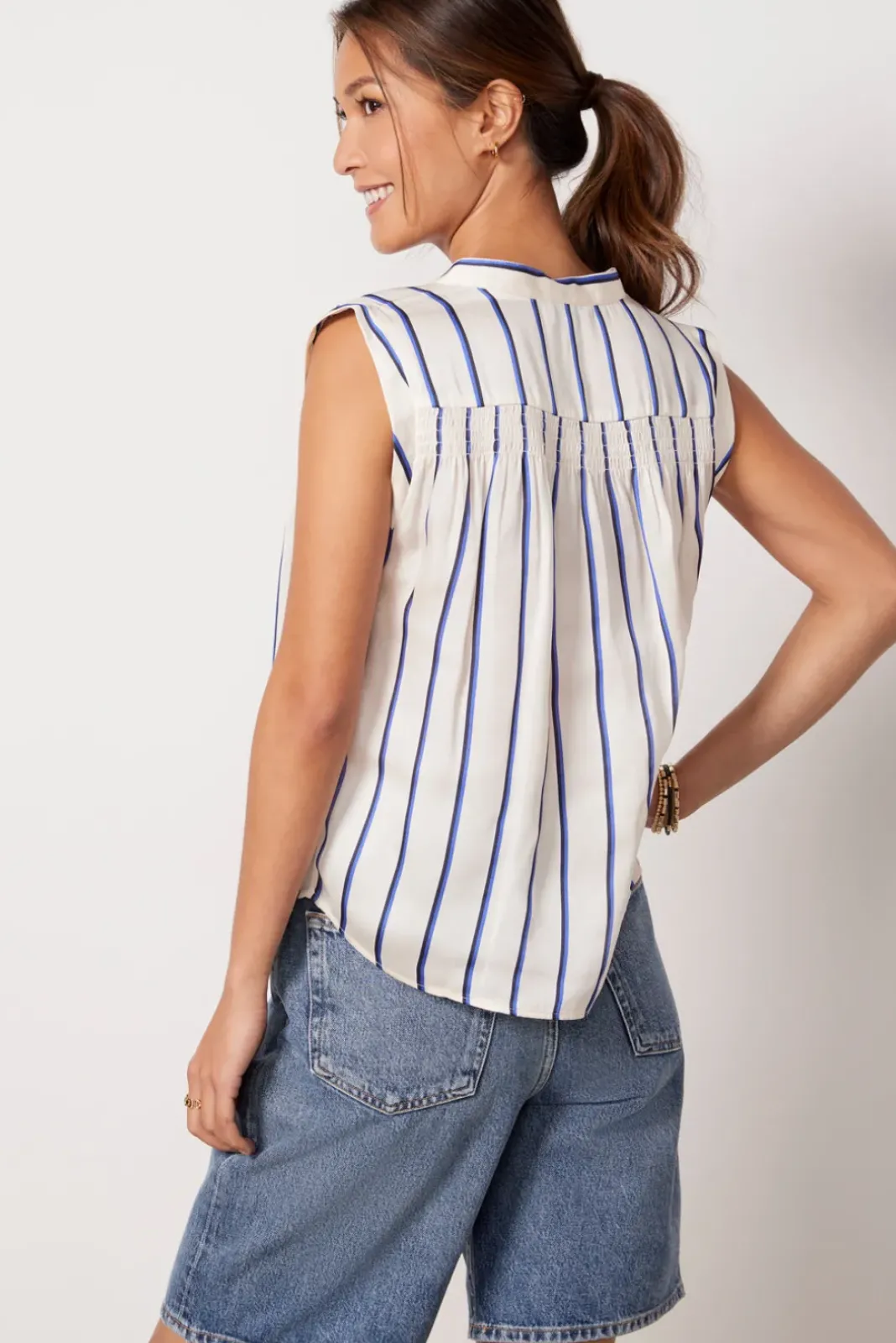 Tops & Tees<EVEREVE Skylar Drapey Satin Top Stripe