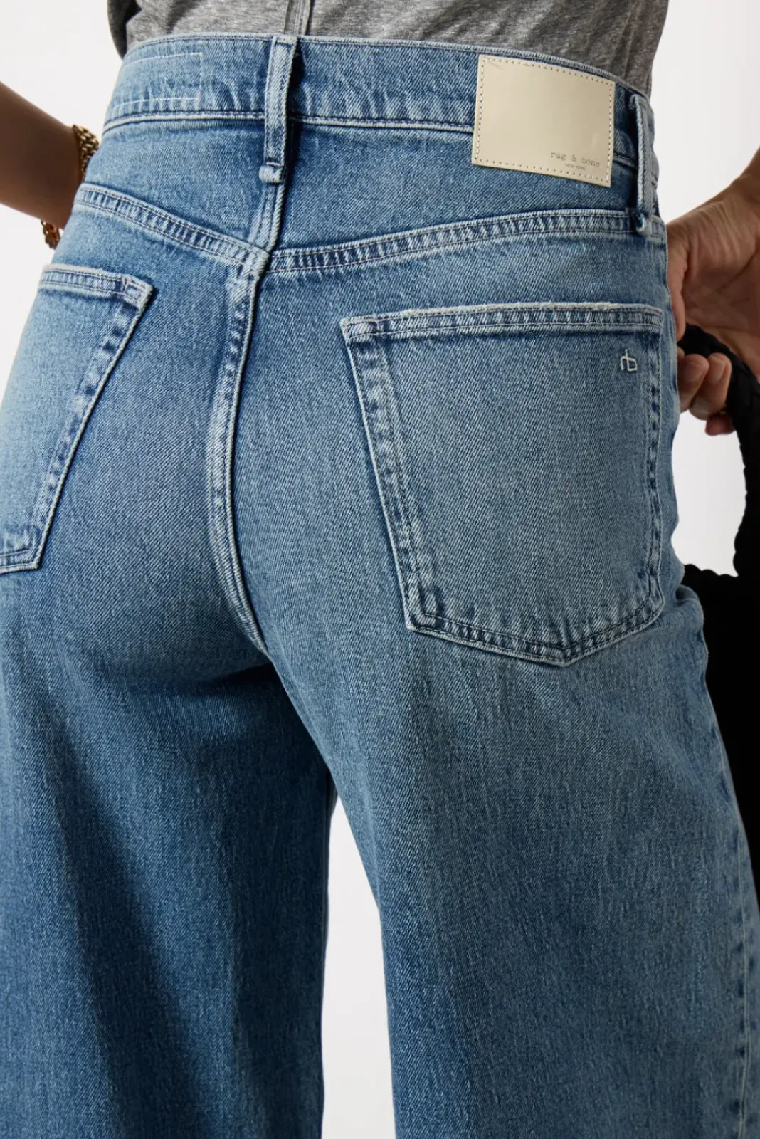 Jeans<RAG AND BONE Sofie High-Rise Ankle Wide Leg with Cuff Atlantic