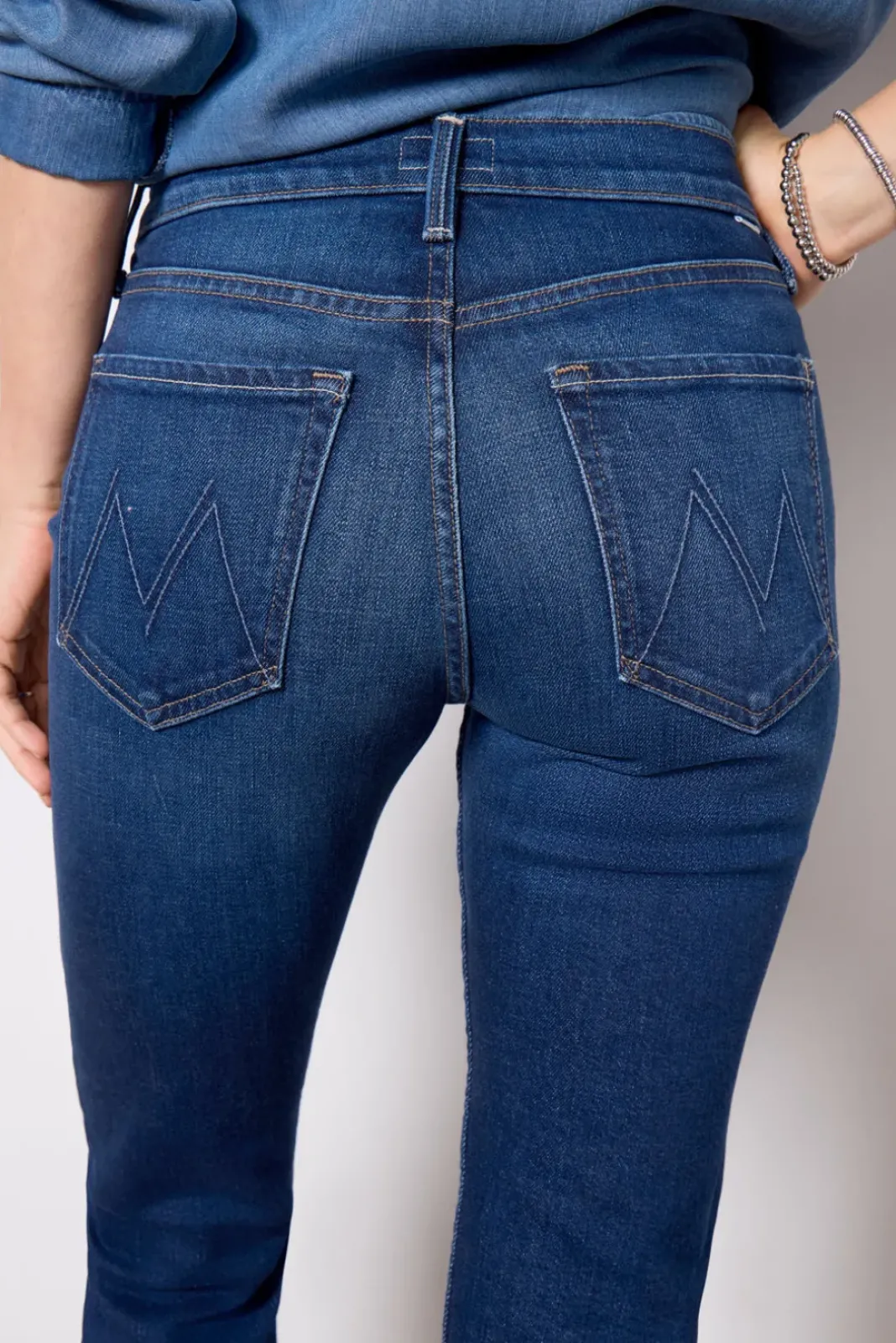 Jeans<MOTHER The MId Rise Rider Flood Tbk