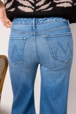 Jeans<MOTHER The Roller Fray Workhardplayhard