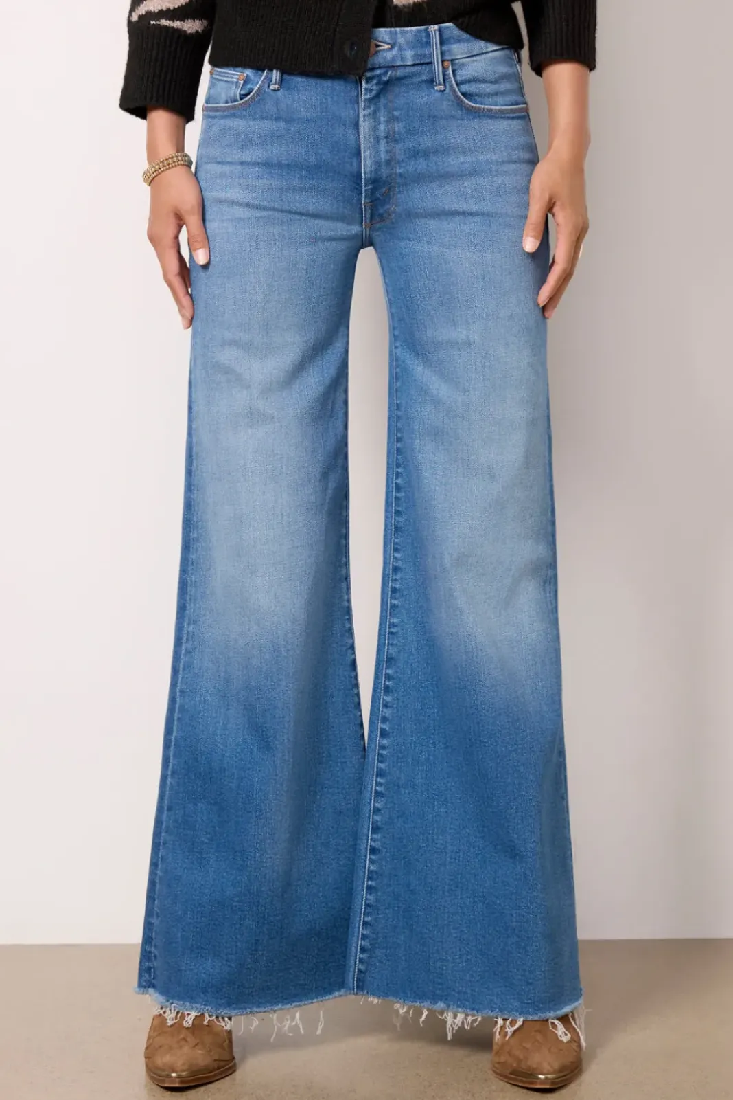 Jeans<MOTHER The Roller Fray Workhardplayhard