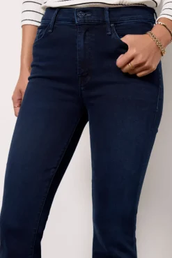 Jeans<MOTHER The Weekender Fray Chiponmyshoulder