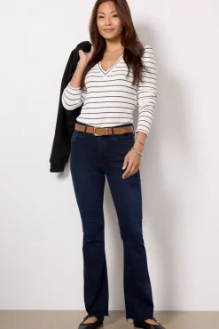 Jeans<MOTHER The Weekender Fray Chiponmyshoulder