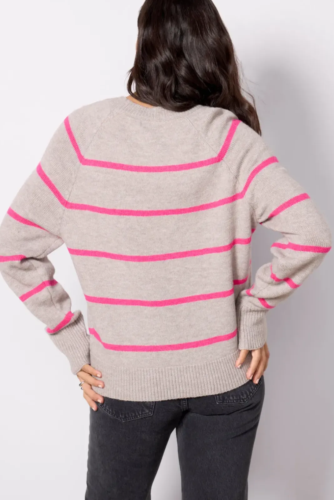 Sweaters<EVEREVE Thea Crew Pullover Grey/Pink