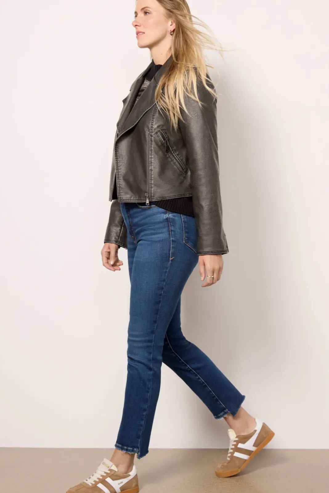 Blazers & Jackets<EVEREVE Veda Distressed Moto Black