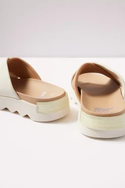 Shoes<SOREL Vibe Criss Cross Sandal Honestbeige